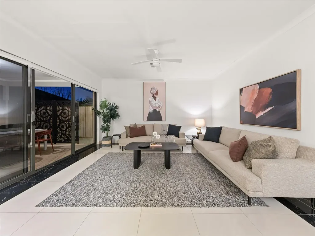 Coolbellup 4chambre Contemporary Elegance on Principal Crescent