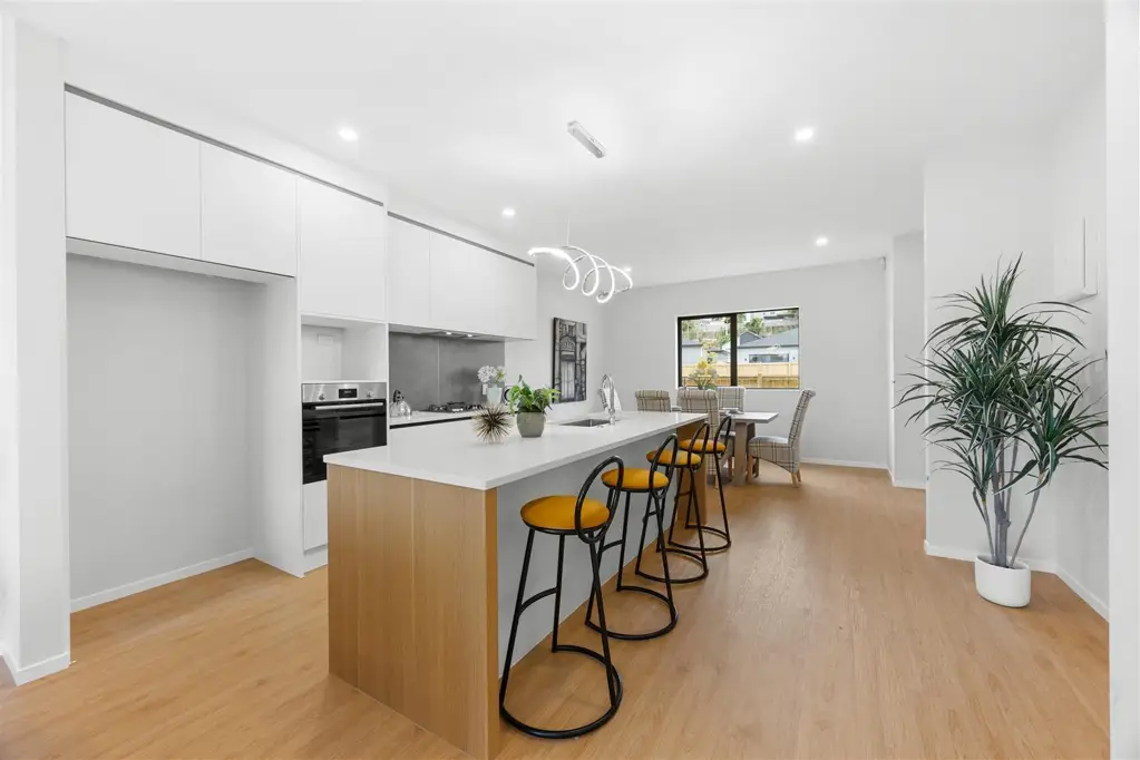 Opaheke 3房  Stylish & Practical Family Home