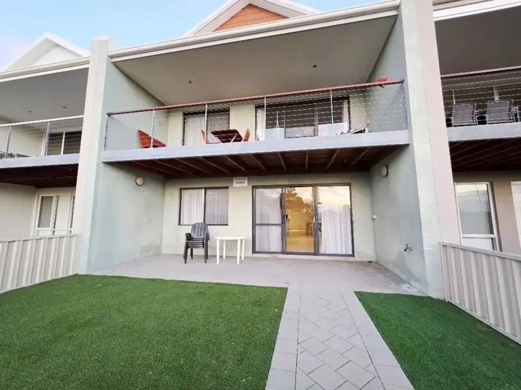 Jurien Bay 4房  TWO-STOREY TOWNHOUSE WITH UNMATCHED OCEAN VIEWS
