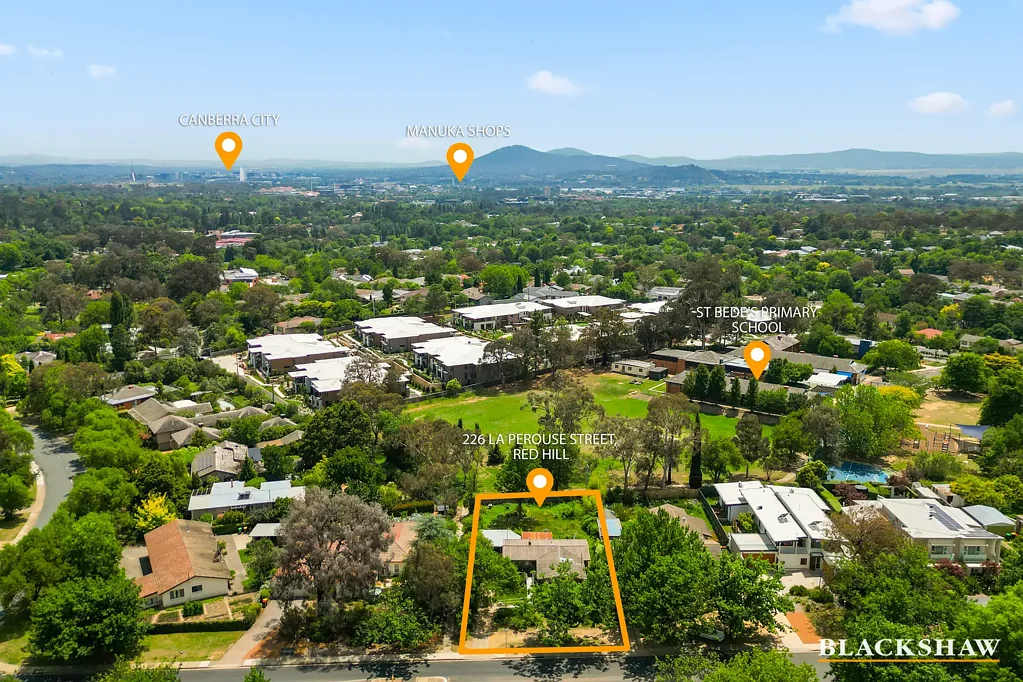 Red Hill 4 Bedroom Expansive 1000m2 Red Hill Block RZ2 Zoned with Approved Plans