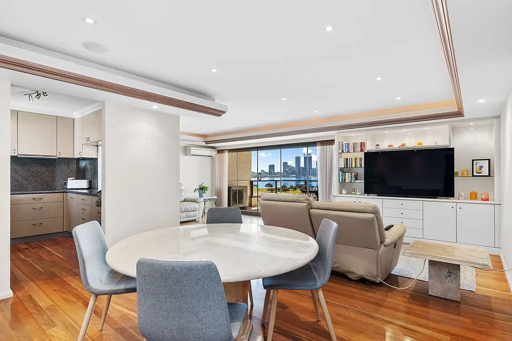 South Perth 2房  Refined Living with Breathtaking River & City Views