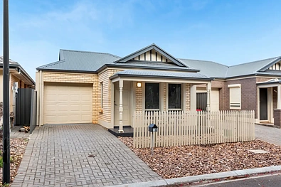 Blakeview 3Zimmer STUNNING AND SUPER STYLISH VILLA STLYE HOME WITH ALFRESCO AREA
