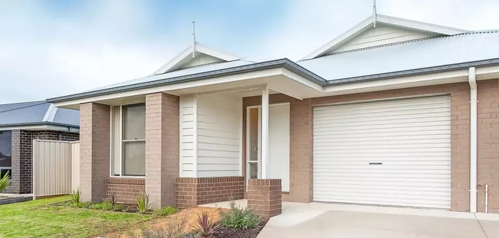 Four Bedroom Home In Norris Park!