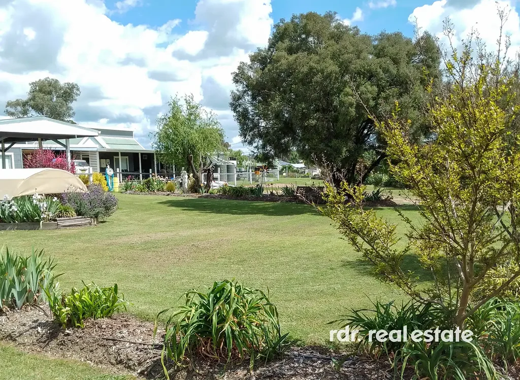 Bundarra 4房  COUNTRY LIFESTYLE WITH 4 TITLES