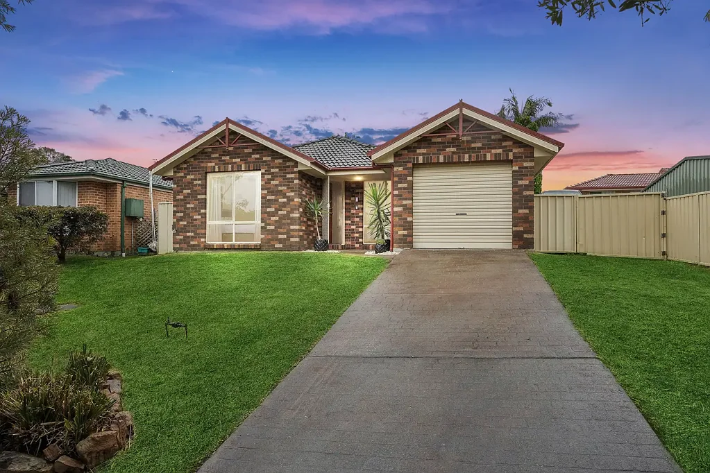 6 Karingal Place, Blue Haven, NSW 2262