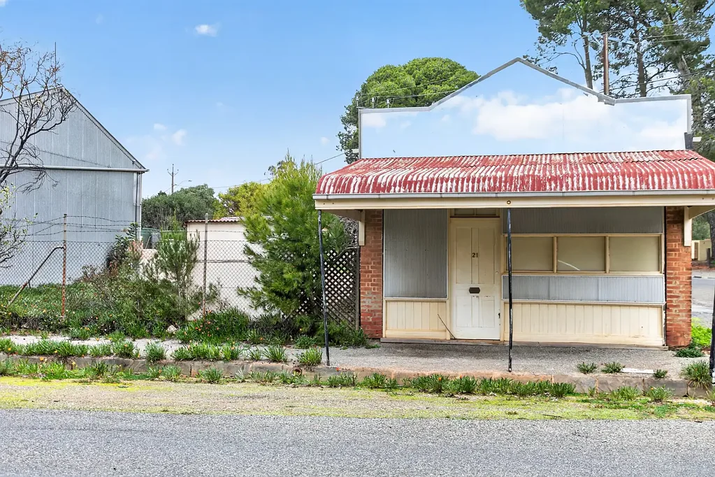 Burra 1房  Massive Potential on Morehead Street!