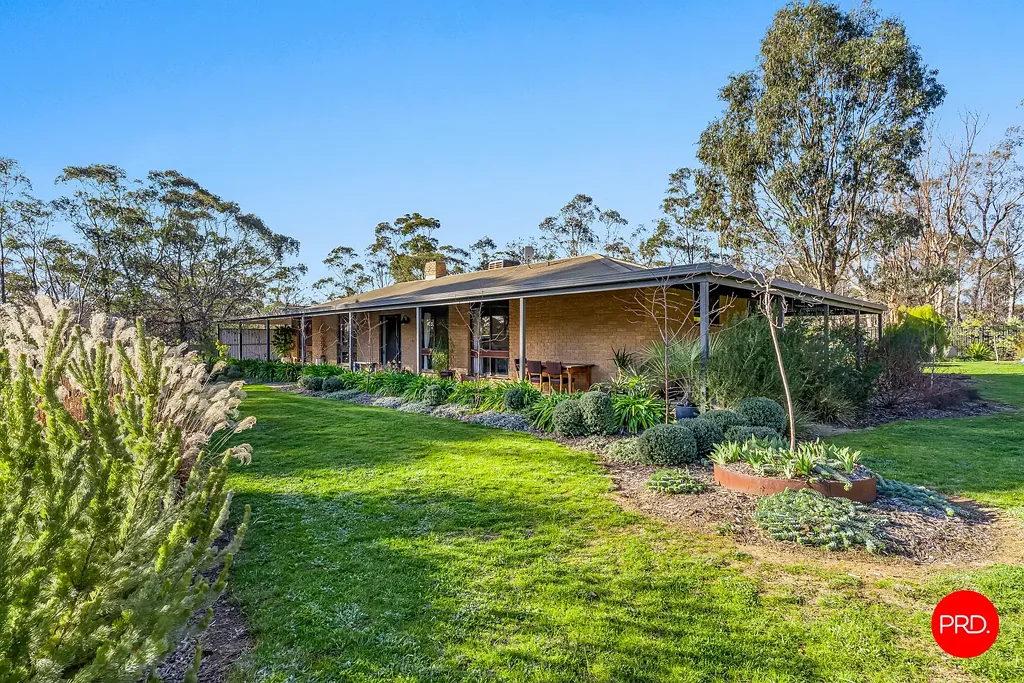 Goornong 4 Bedroom Fantastic Family Home & Shedding