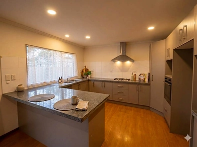 Modern & Spacious SIX Bedroom Home