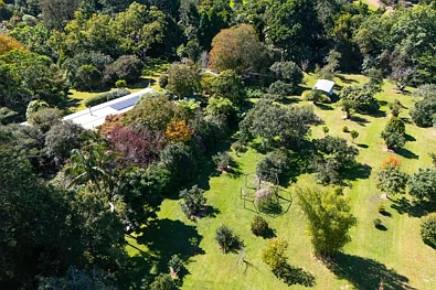 Tamborine Mountain 4房  Self-Sufficiency 5acres�space for multi dwellings..!