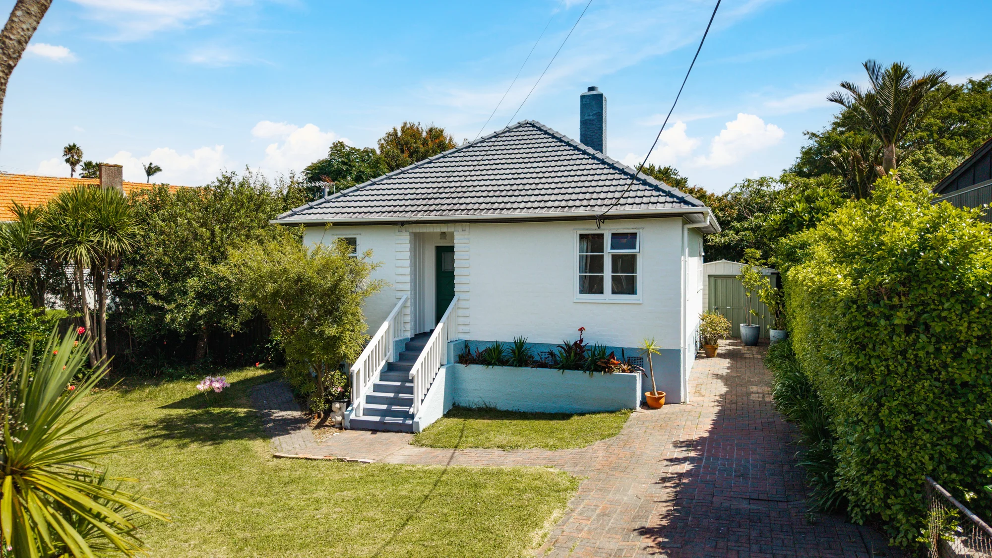 Narrow Neck 3Habitaciones Bungalow plus studio – vendor moving north