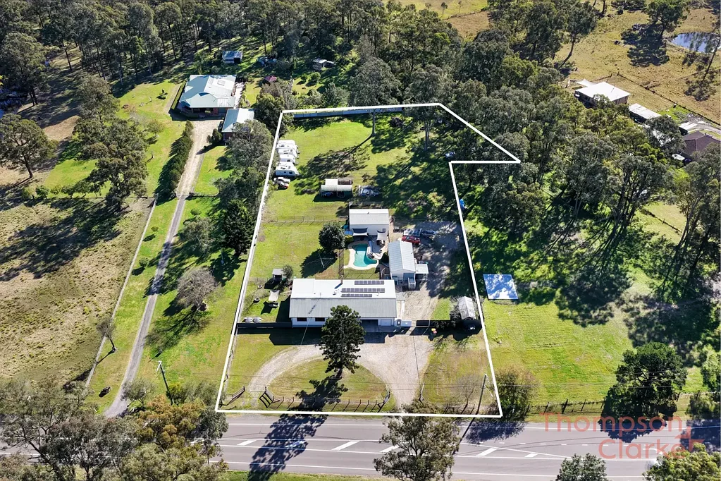 Abermain 5ਬੈੱਡਰੂਮ Expansive 5-Bedroom Family Retreat on Nearly 2 Acres – Pool, Sheds & Semi-Rural Serenity