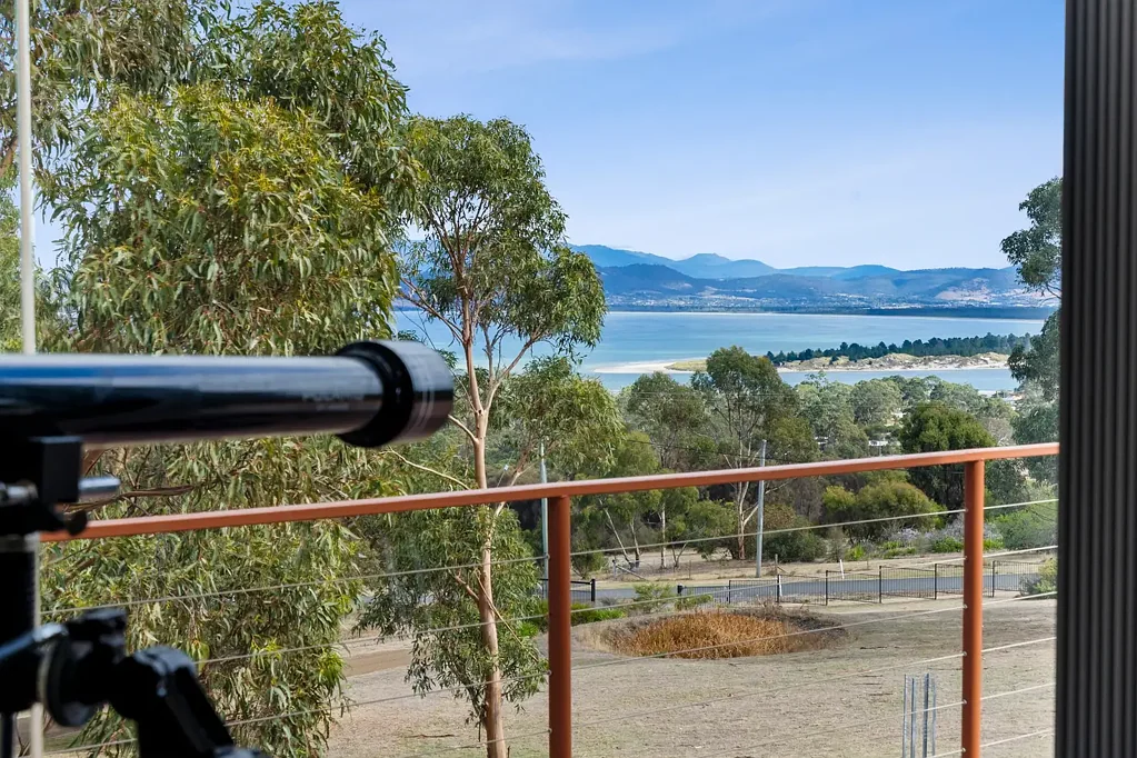 Dodges Ferry 3房  Family Living, Stunning Views & Serious Shed Space - The Ultimate Acreage Lifestyle Awaits!