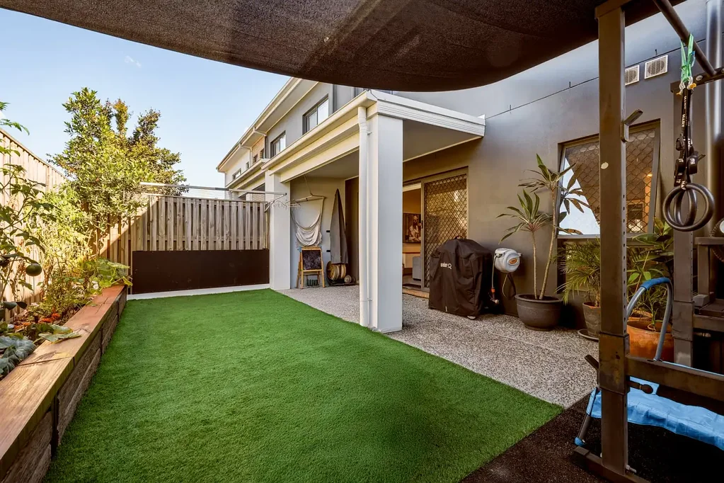 Taigum 4房 宽敞明亮四卧室联排别墅，带双车库 Spacious & Light-Filled Four-Bedroom Townhouse with Double Garage