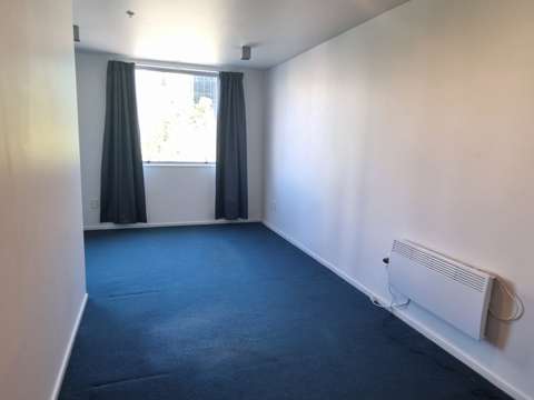 One bedroom in Q-central.