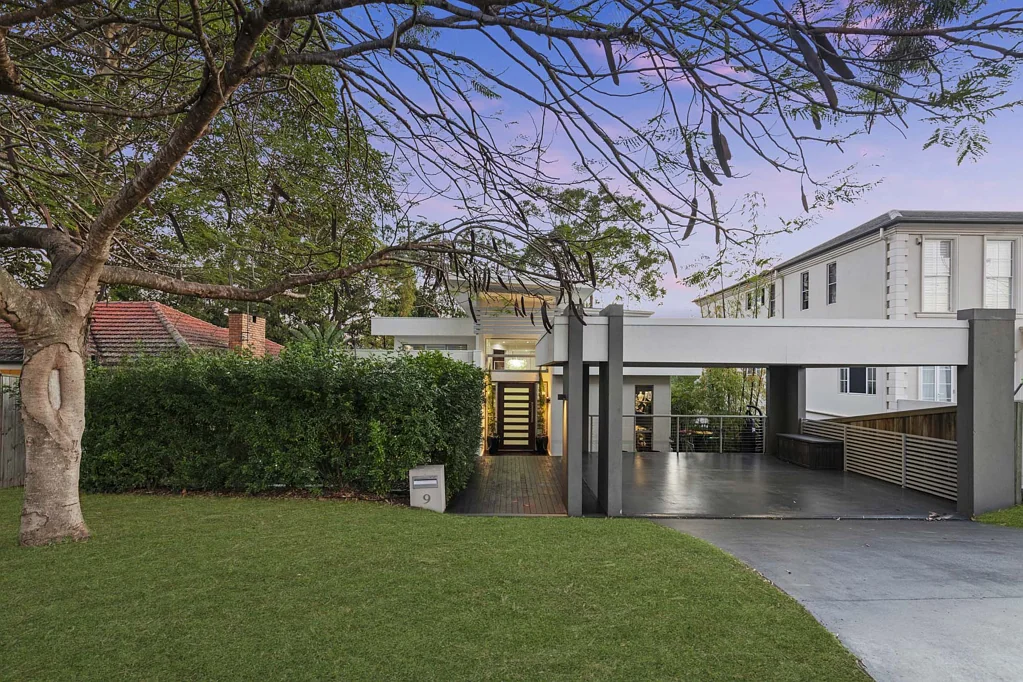 9 Eighth Avenue, St Lucia, QLD 4067