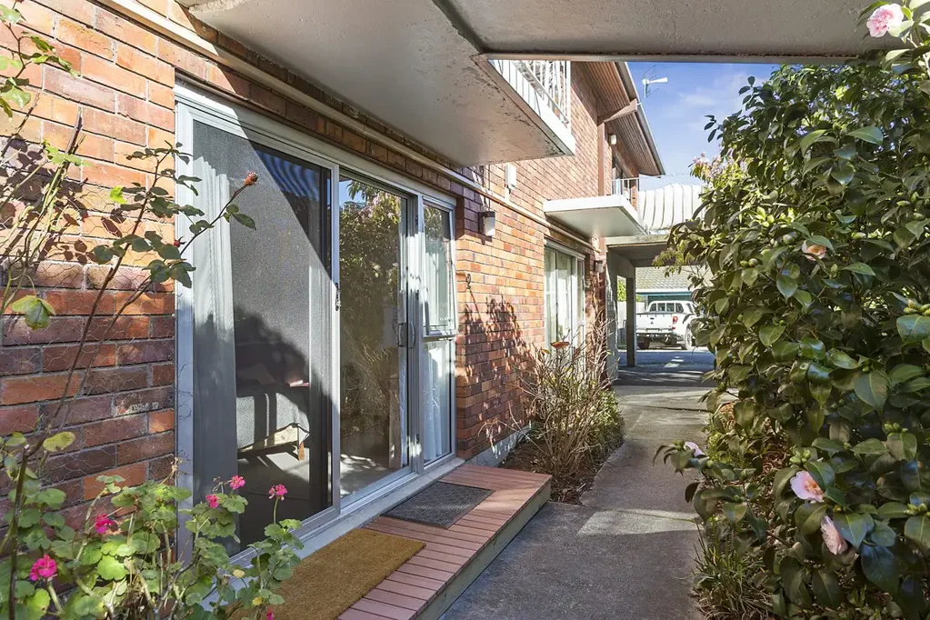 2/207 Churchill Avenue, Sandy Bay, TAS 7005