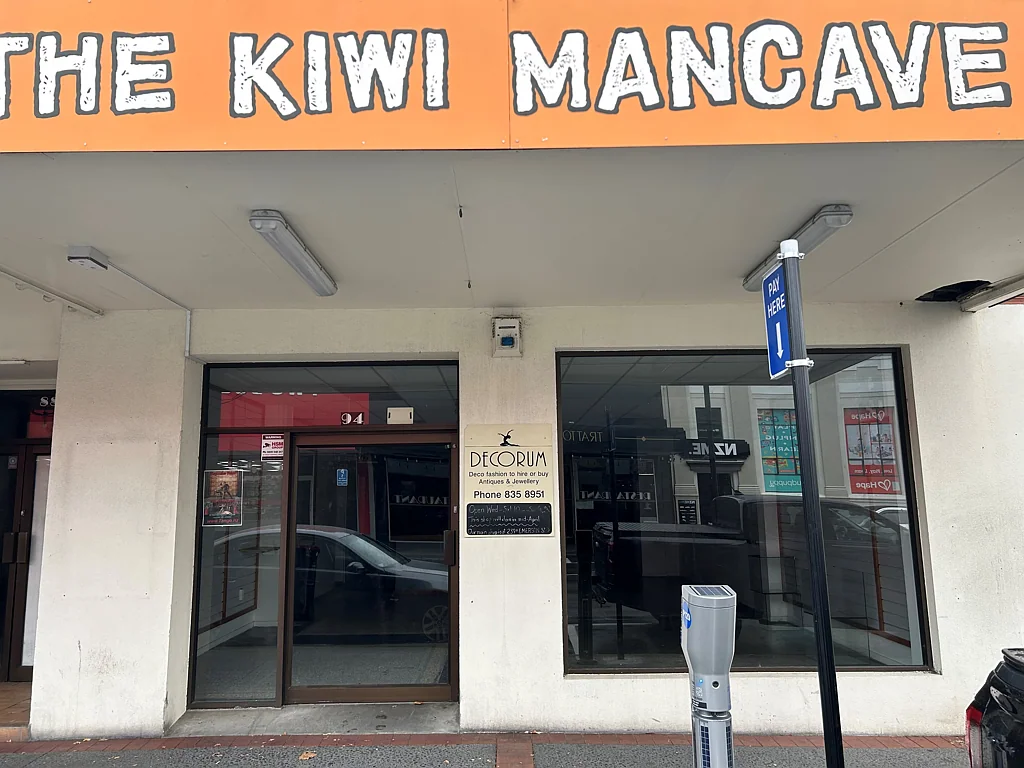 Napier Central Large CBD retail shop for lease