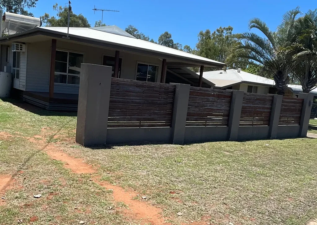 Moranbah 3 Bedroom 3 Bedroom Home close to High school