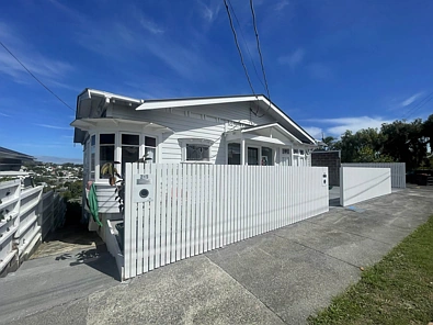 Spacious, Sunlit 3-Bedroom Residence in Grey Lynn