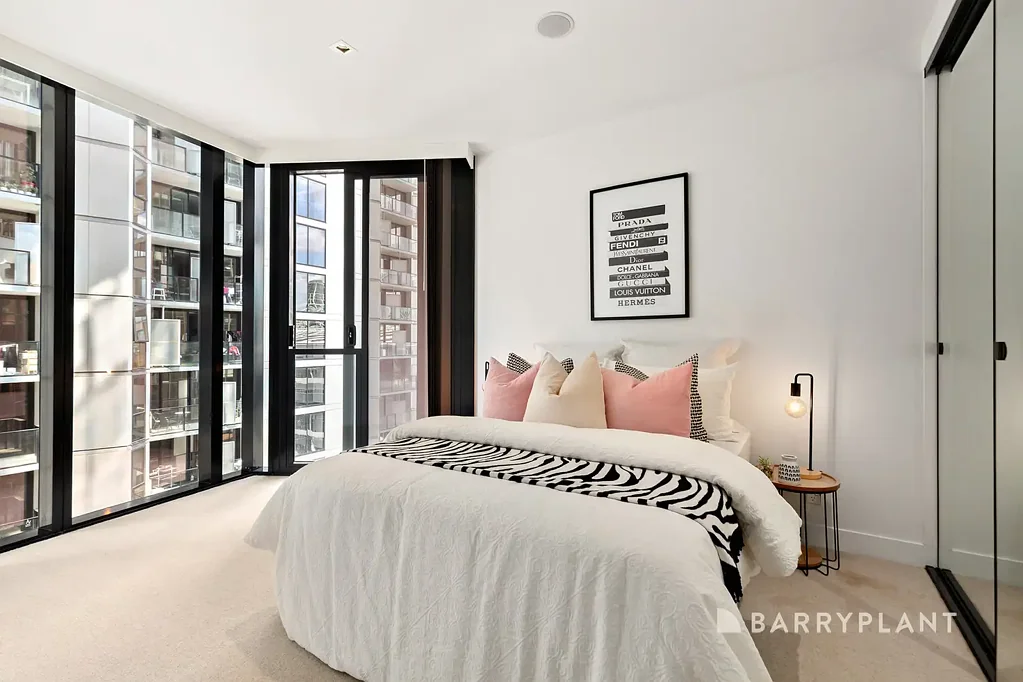 916/677 La Trobe Street, Docklands, VIC 3008