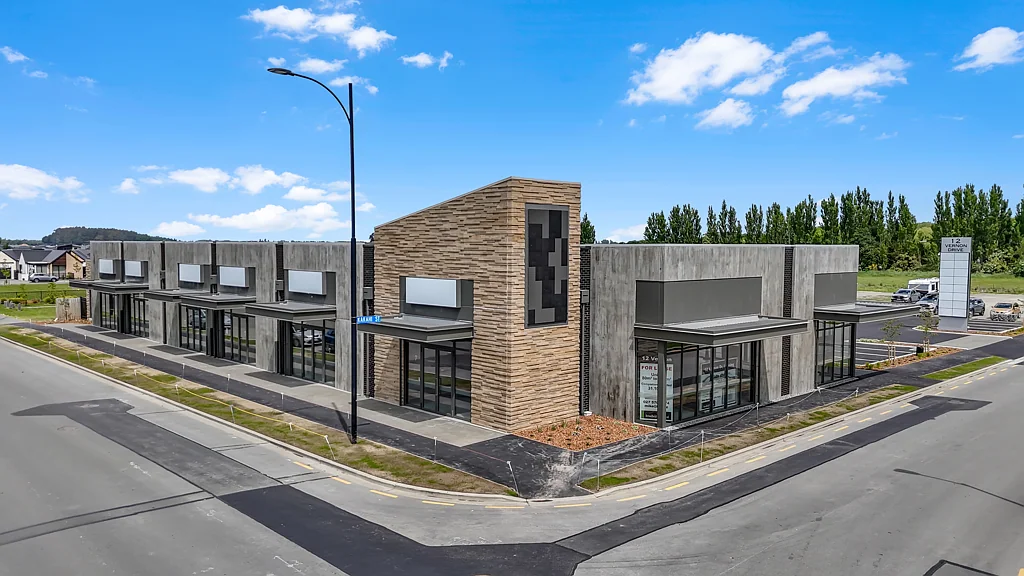 Lincoln Brand New Retail Premises