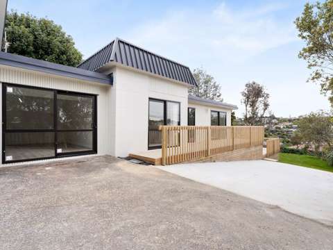 Browns Bay 3 Bedroom Exceptional Family Living in Rangi Zone