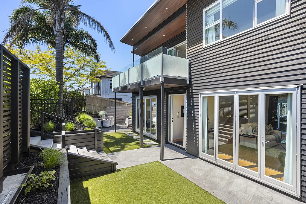 Glendowie 5房 多代同堂家庭理想住宅！毗邻海滩/休闲绿地，步行至名校，尽享高雅与惬意的生活！ Much Admired - Multigenerational Family Home