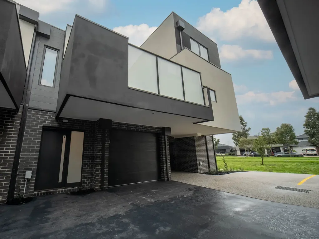 Stylish Modern Living in a Prime Roxburgh Park Location