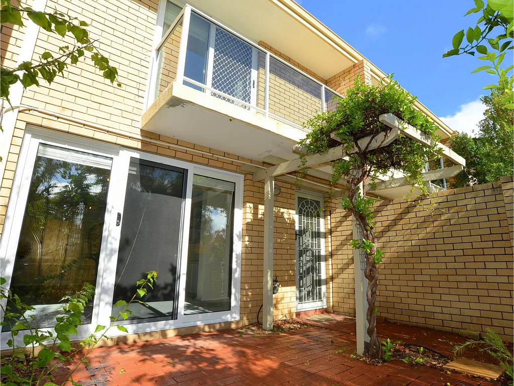 Excellent Value and Spacious Townhouse !