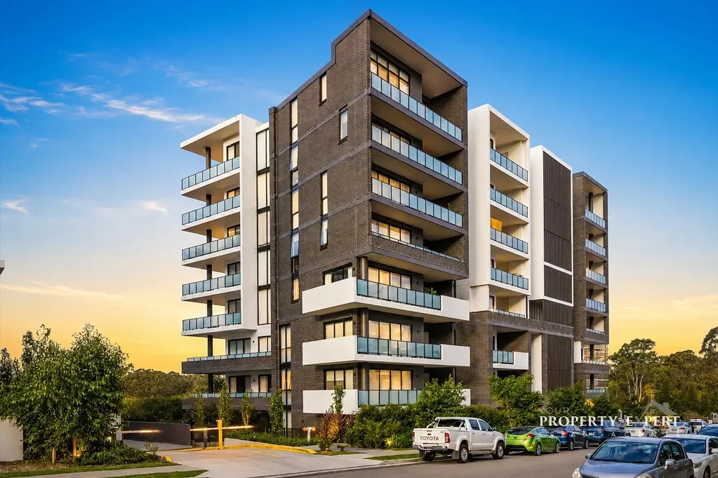 Rouse Hill 2房 黄金地段的宽敞公寓！ Expansive Unit in Prime Location!