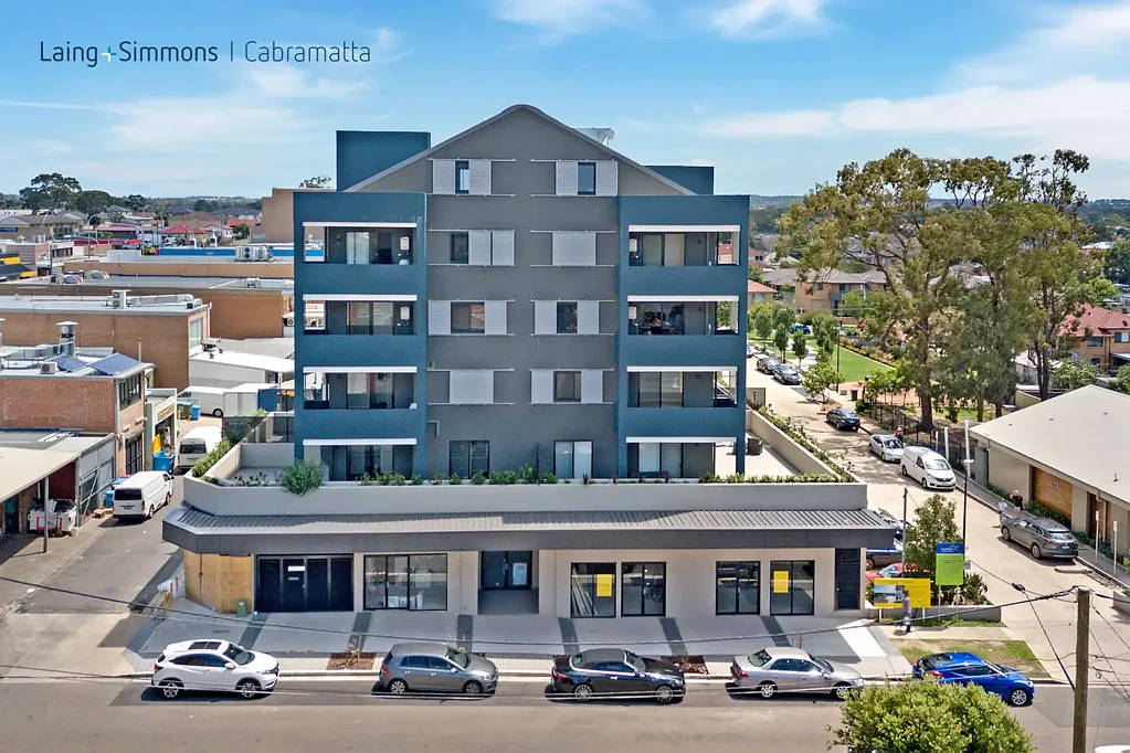 APARTMENT IN THE HEART OF CANLEY HEIGHTS!