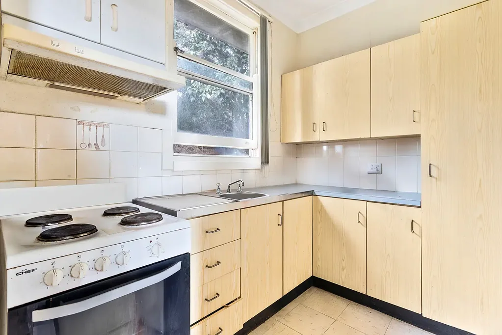 Berkeley 2कमरा Unlock the Potential of this Character-filled 1960s Cottage