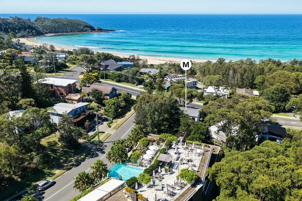Mollymook Beach 4房  Tranquil Retreat with Investment Potential