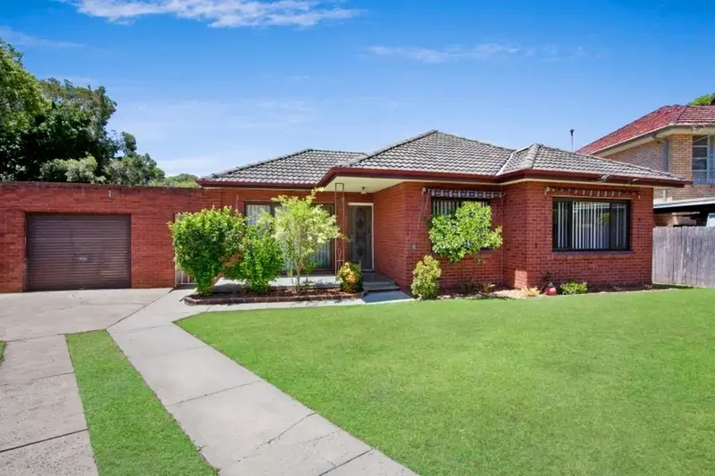 FAMILY HOME IN QUIET CUL-DE-SAC