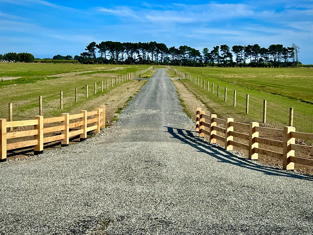 Tisbury  City Close - Country Quiet!