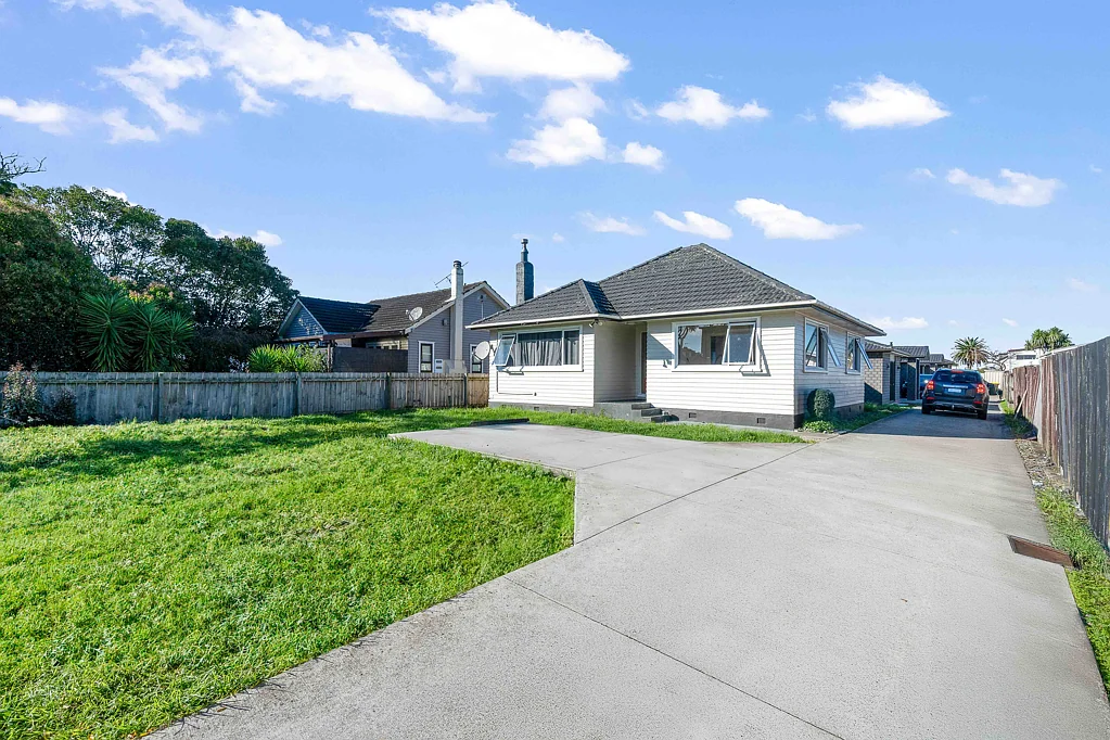 8 Martin Road, Manurewa, Manukau City, Auckland