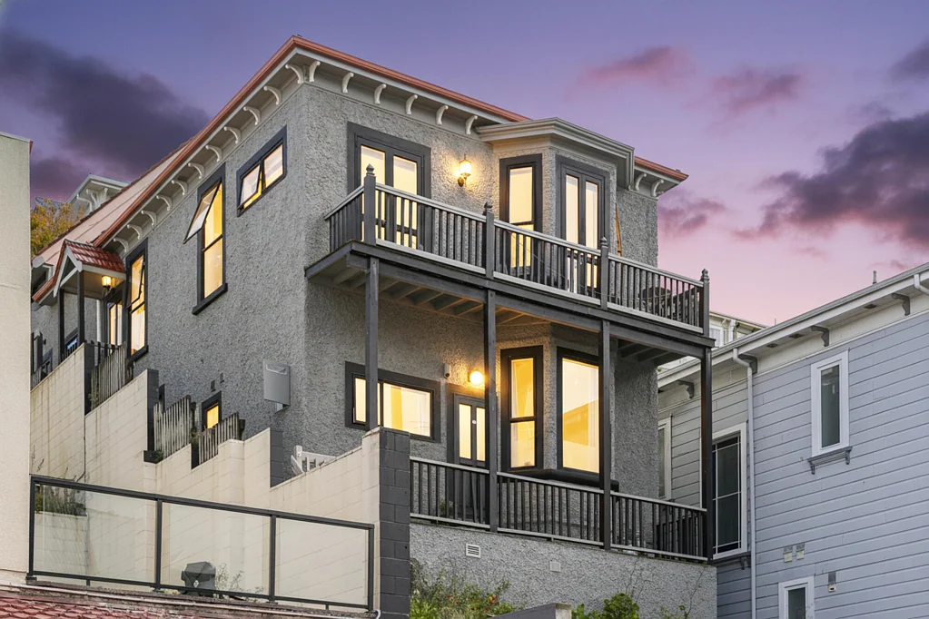 Te Aro 2房  A Considered City Residence With Enduring Appeal
