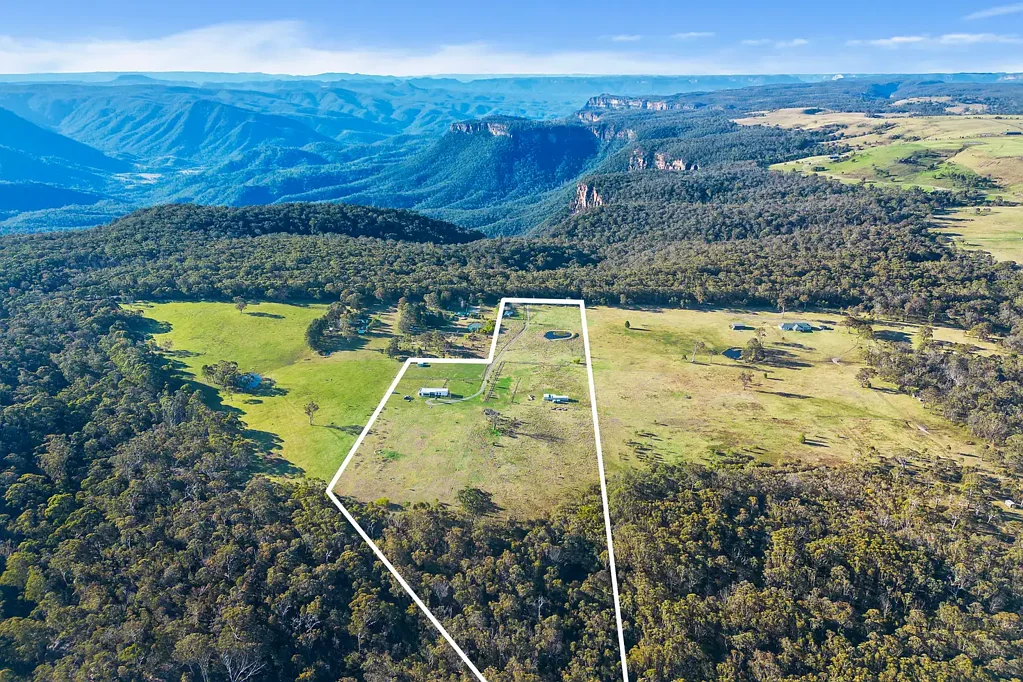 High Range Modern Elegance Immersed in a Breathtaking Natural Setting