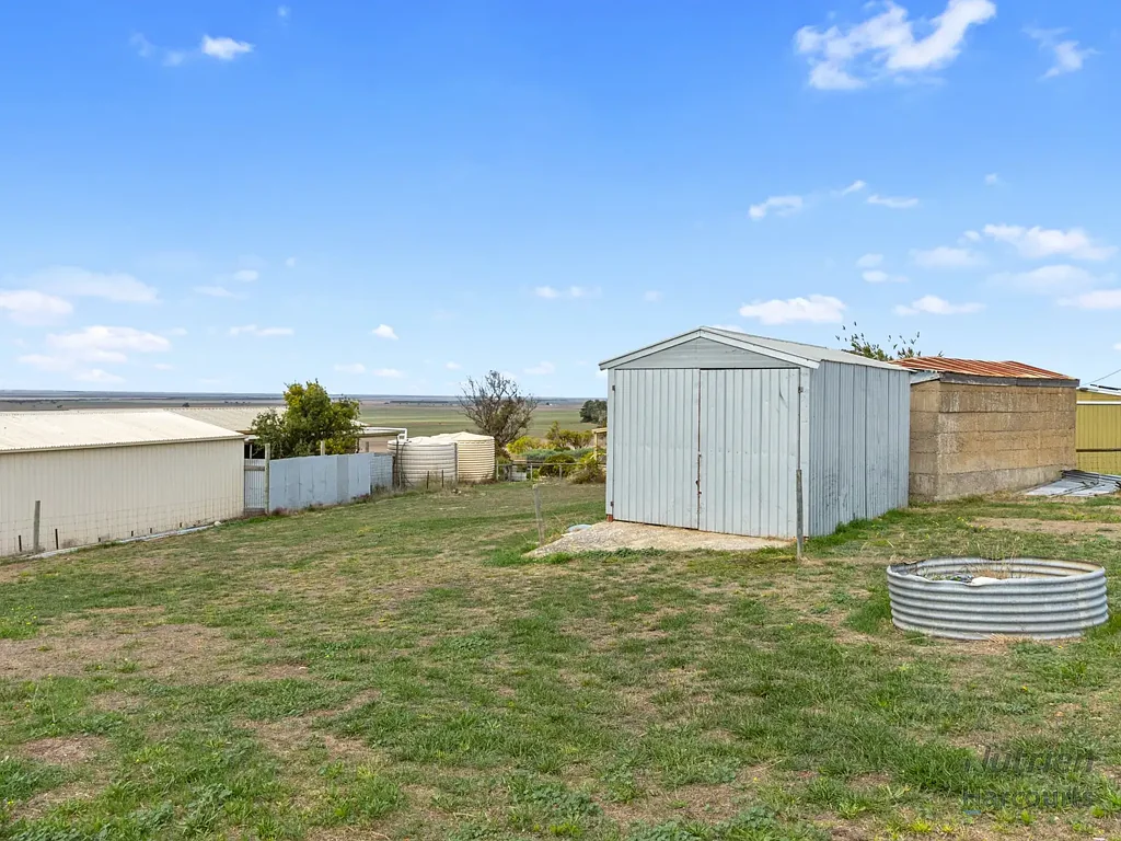 Warooka Corner Block With Shed