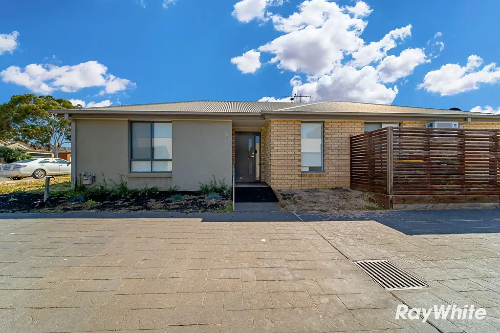 Spacious Townhouse Living in a Convenient Epsom Location