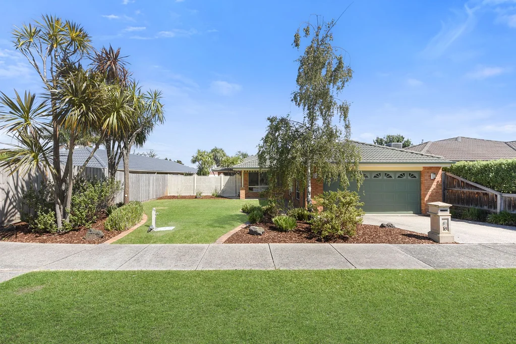 16 Earlsfield Drive, Berwick, VIC 3806