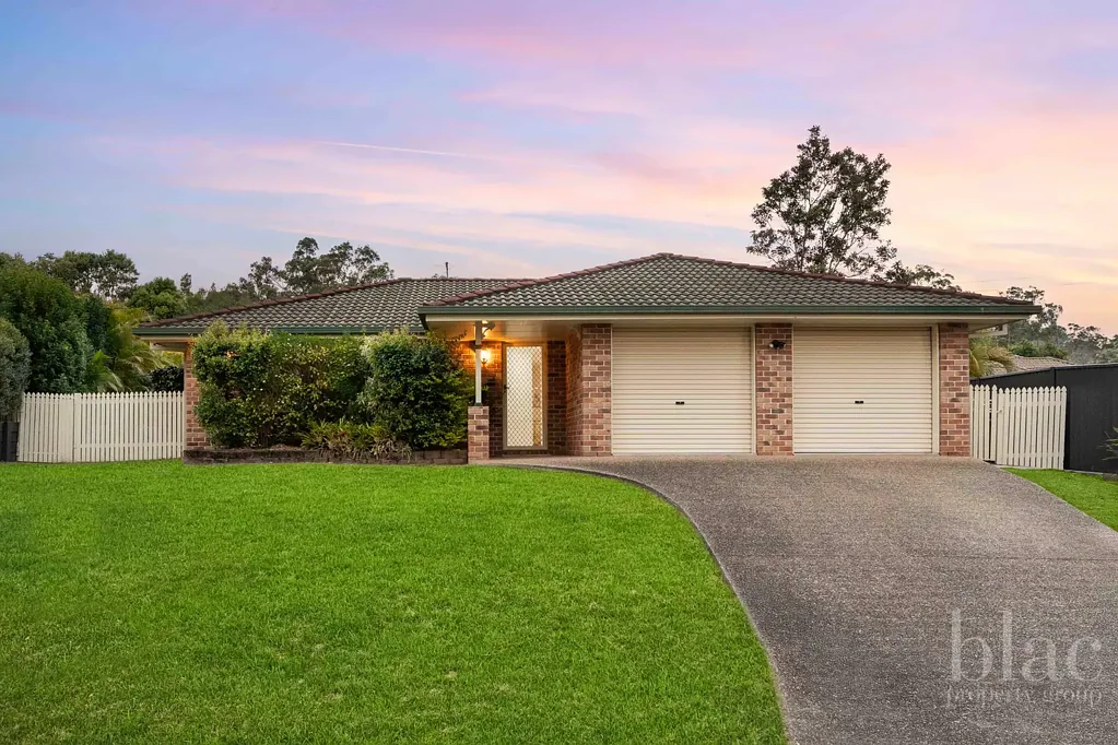 Cashmere 4ਬੈੱਡਰੂਮ BIG BACKYARD, ROOM FOR A POOL, MULTIPLE LIVING, IN AN UNBEATABLE LOCATION