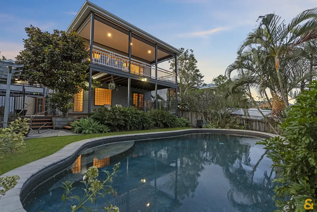 Manly 4 Slaapkamer A Timeless Queenslander with Spectacular Bay Views - The Heart of Manly