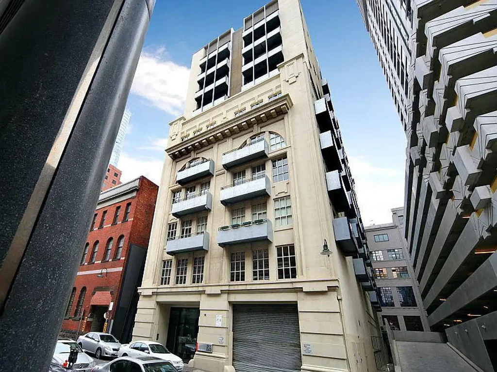 Melbourne 1chambre An ideal set & forget investment in a blue chip CBD location.