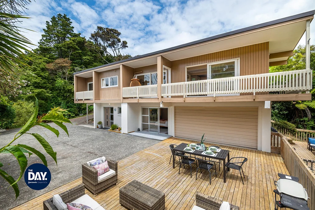 8 Tranquil Glade, Hillcrest, North Shore City, Auckland