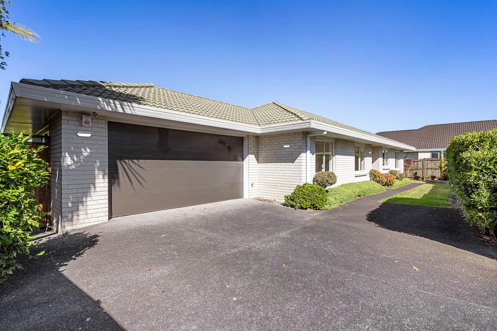 2/12 Astoria Place, Northpark, Manukau City, Auckland
