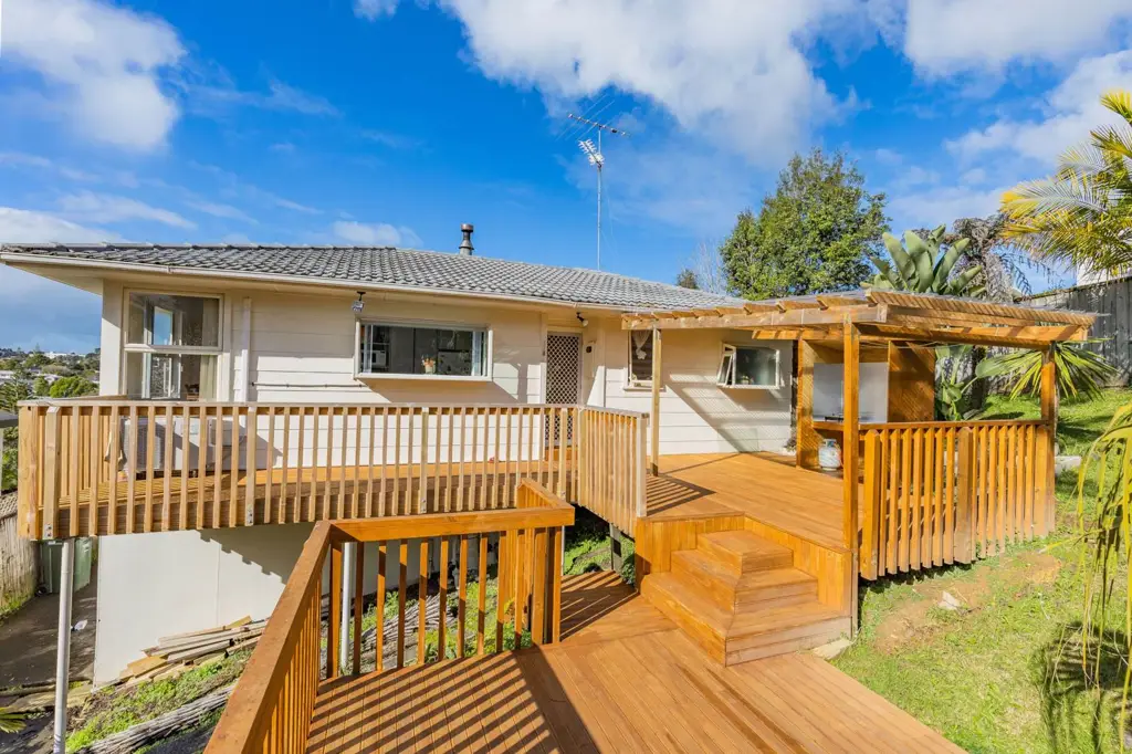 Sunnynook 3 Bedroom Urgent Sale-Family home - 675sqm in Westlake Zone!