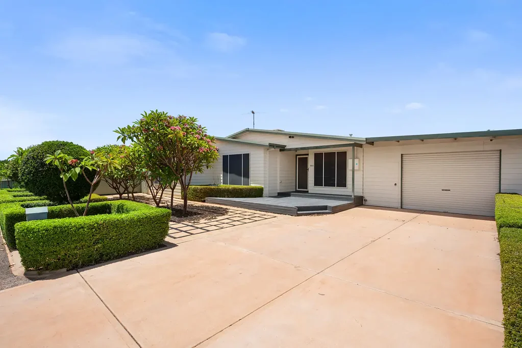 Victory Heights 4房  Spacious Family Living in Victory Heights.