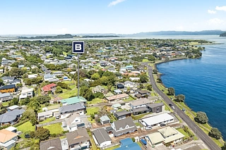 2/42 Kiwi Esplanade, Mangere Bridge, Manukau City