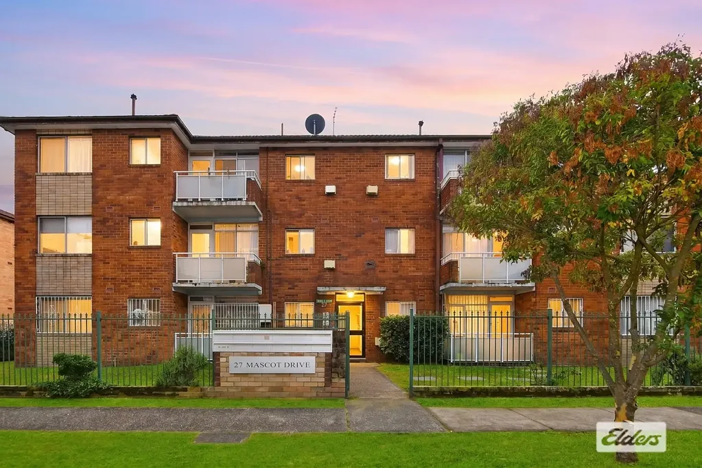 Eastlakes 2Moenga Two-Bedroom Apartment in a Prime Eastlakes Location!
